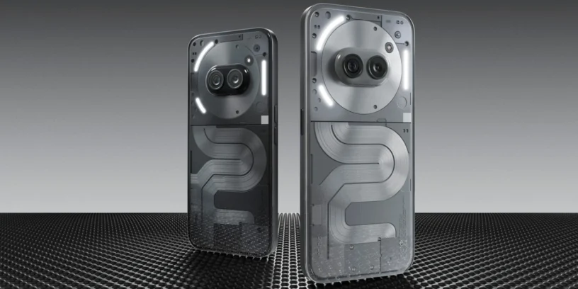 La parte trasera metalizada del Nothing Phone (2a) Plus