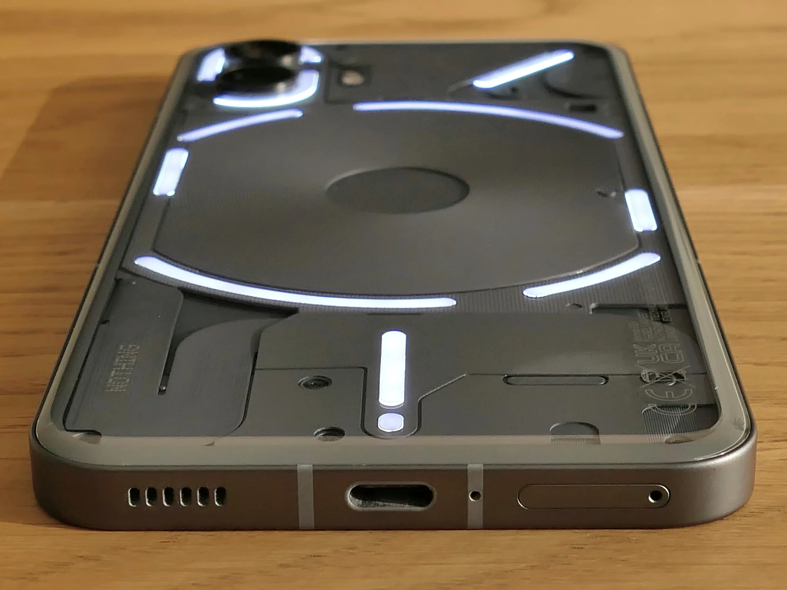 Lo que se ve y lo que no tras el cristal de Nothing 003